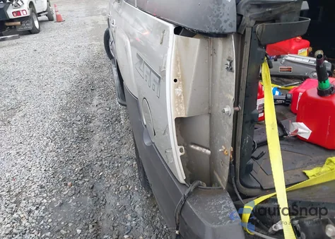 2004 Chevrolet Avalanche 1500 z USA, uszkodzony, nr VIN 3GNEC12T54G133257